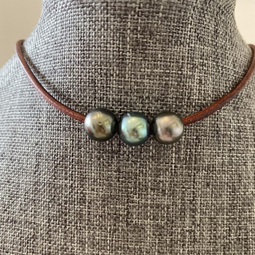 St Barth Tahitian Pearls leather necklace